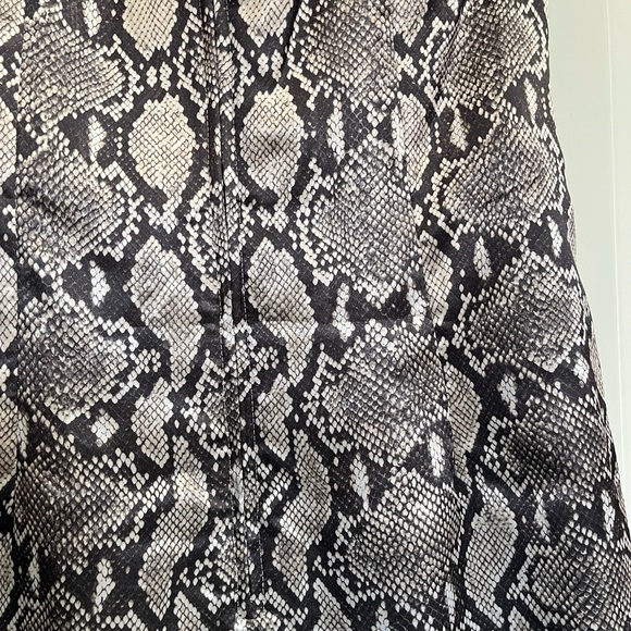 Victoria’s Secret London sexy dress by Hugo Buscati Snake skin pattern. Size 10 - Picture 8 of 15